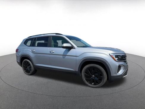 Used 2026 Volkswagen Atlas SE AWD/4WD image 2