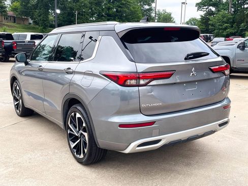 Used 2023 Mitsubishi Outlander SEL AWD/4WD image 5