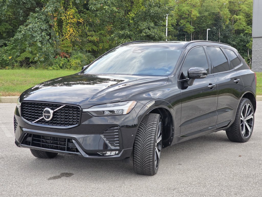 Used 2022 Volvo XC60 B6 R-Design w/ Advanced Package AWD/4WD image 4