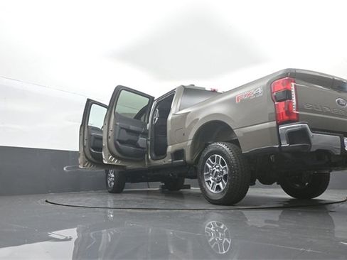 New 2026 Ford F250 Lariat w/ FX4 Off-Road Package image 39
