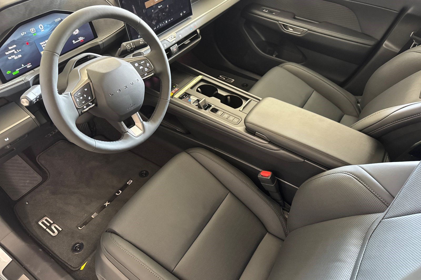 New 2026 Lexus ES 350h AWD w/ Convenience Package image 4