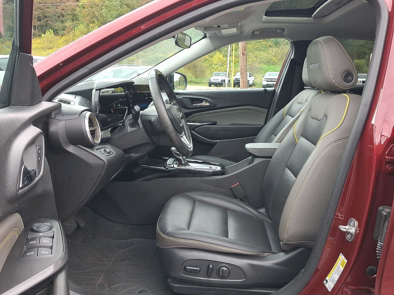 Used 2024 Chevrolet Trax ACTIV w/ Sunroof Package FWD image 13