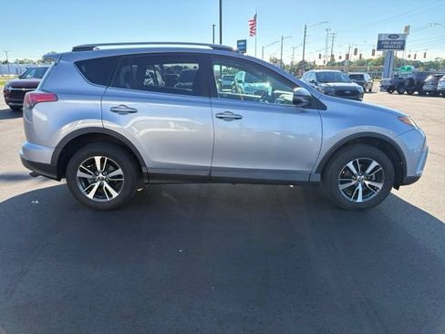 Used 2016 Toyota RAV4 XLE AWD/4WD image 7