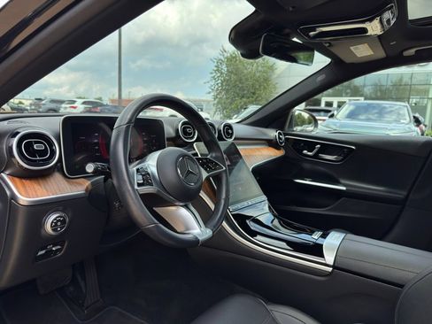 Used 2025 Mercedes-Benz C 300 4MATIC Sedan image 4