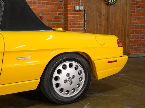 Used 1992 Alfa Romeo Spider Veloce image 10