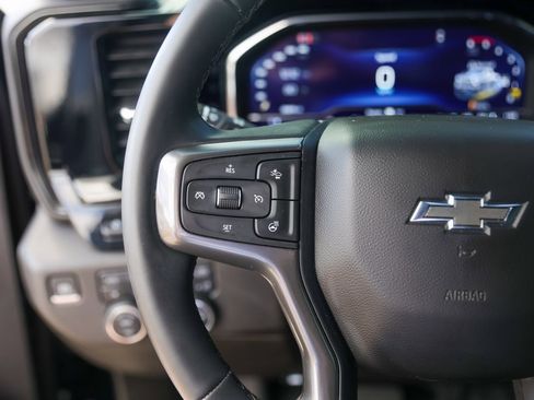 Used 2025 Chevrolet Silverado 2500 ZR2 w/ Technology Package image 17