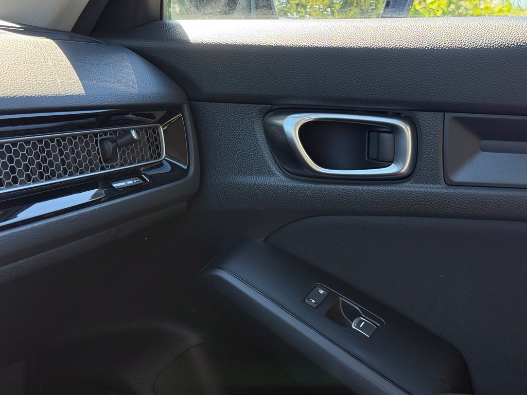 Used 2025 Honda Civic LX image 37
