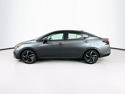 Used 2025 Nissan Versa SR FWD image 4