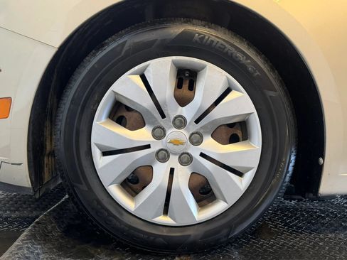 Used 2012 Chevrolet Cruze LS w/ Connectivity Package FWD image 29