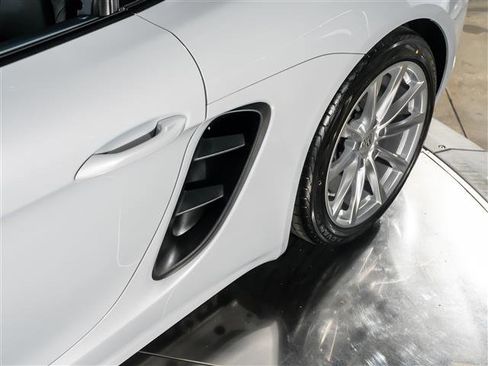 Certified 2025 Porsche 718 Cayman image 34