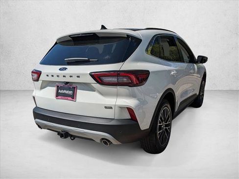New 2025 Ford Escape SE w/ PHEV Premium Package FWD image 2