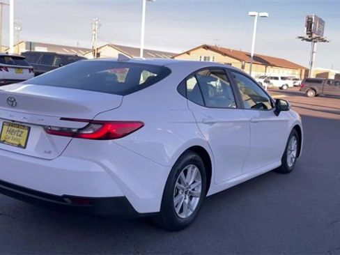 Used 2025 Toyota Camry LE image 9