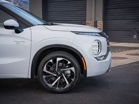 Used 2023 Mitsubishi Outlander SEL image 5