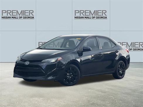 Used 2017 Toyota Corolla LE FWD image 1