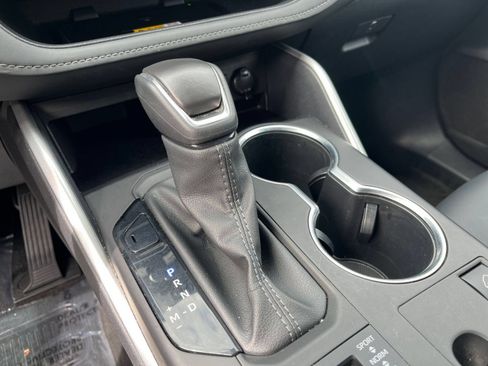 Used 2025 Toyota Highlander XSE AWD/4WD image 44