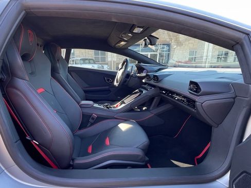 Used 2020 Lamborghini Huracan EVO image 25