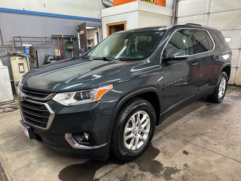Used 2018 Chevrolet Traverse LT image 1