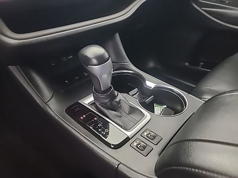 Used 2019 Toyota Highlander XLE image 38