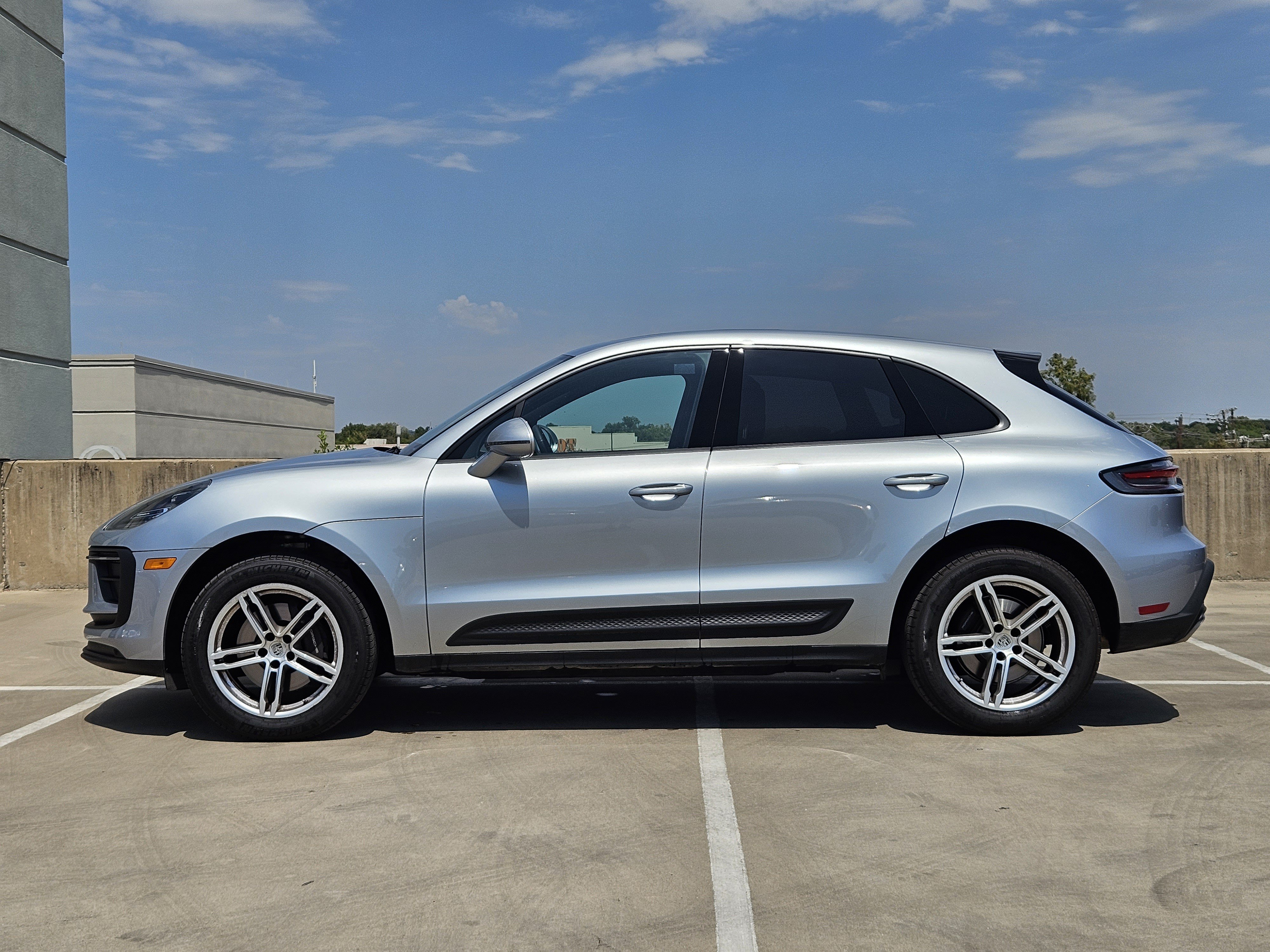 Certified 2026 Porsche Macan AWD/4WD image 2