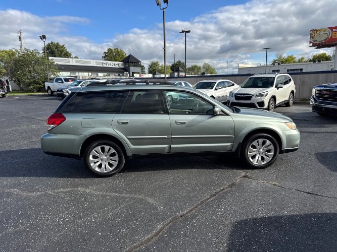 Used 2009 Subaru Outback 2.5i Limited w/ Popular Equipment Group 2B AWD/4WD image 6