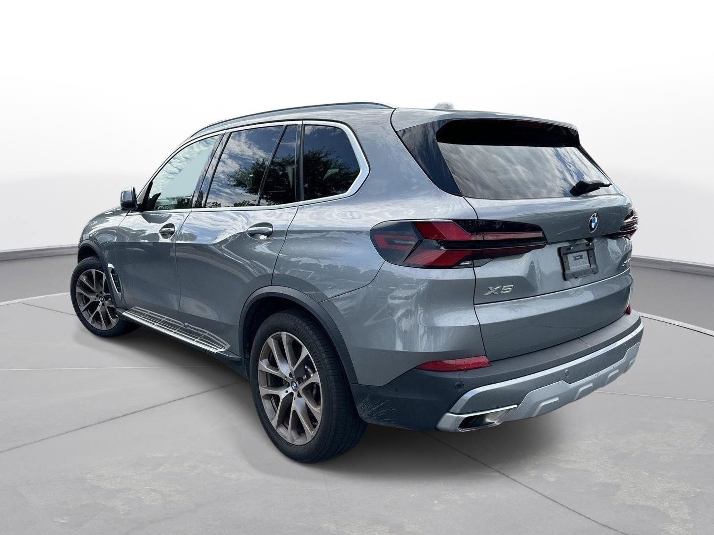 Used 2026 BMW X5 xDrive40i AWD/4WD image 8