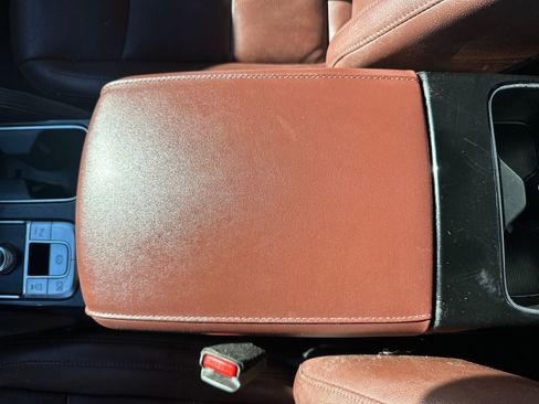 Used 2023 Kia Telluride EX w/ EX Captain's Chair Package image 27