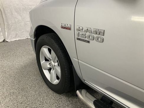 Used 2019 RAM 1500 Classic SLT image 6