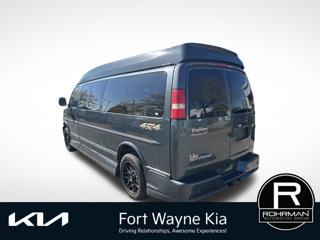 Used 2014 GMC Savana 2500 Extended RWD image 5