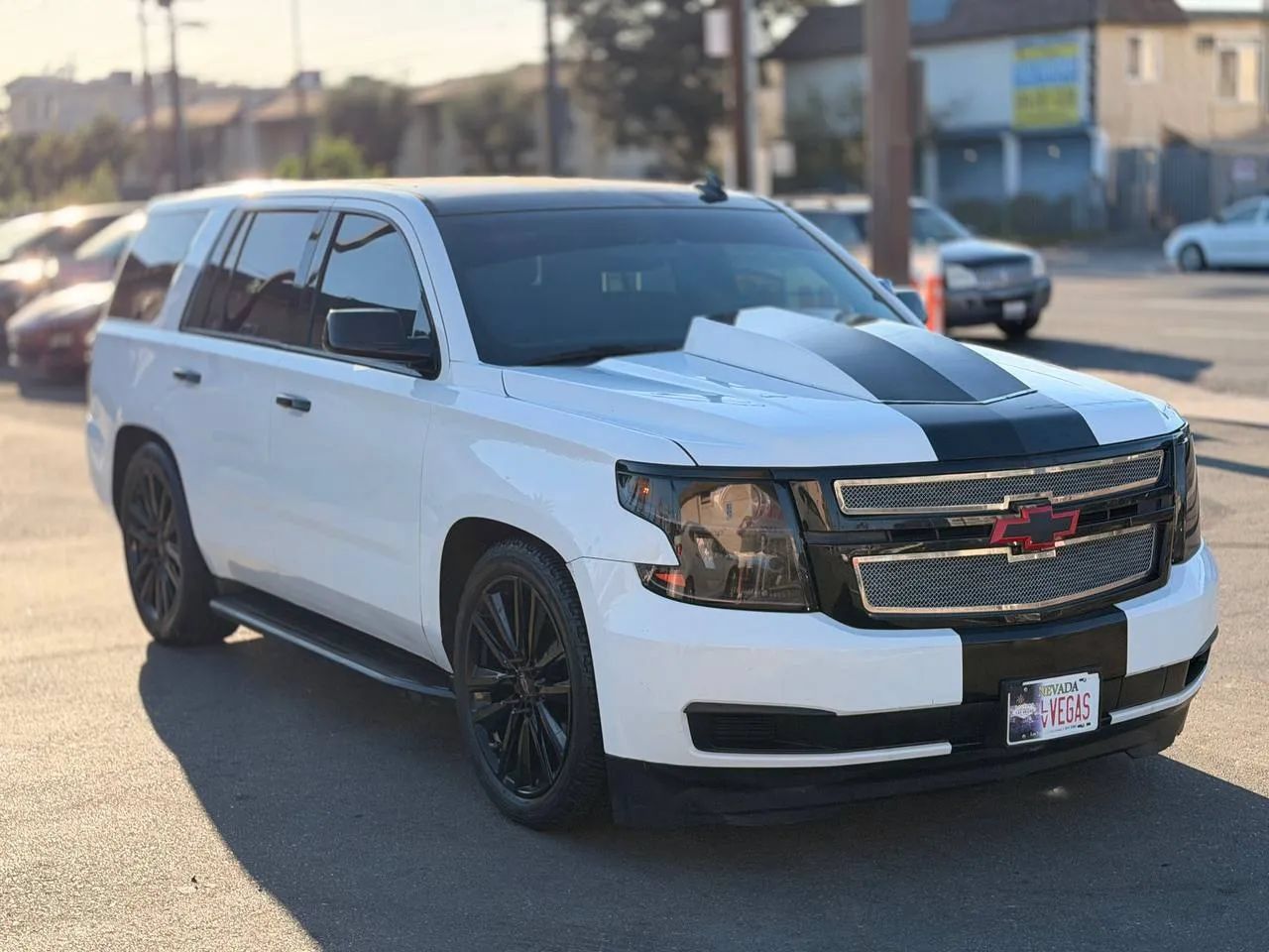 Used 2018 Chevrolet Tahoe 4WD image 2