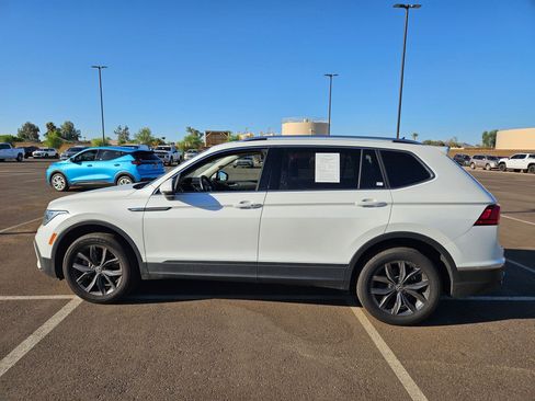 Used 2023 Volkswagen Tiguan SE AWD/4WD image 3