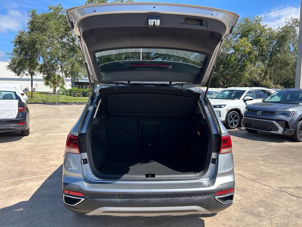 Certified 2023 Volkswagen Taos SEL AWD/4WD image 52
