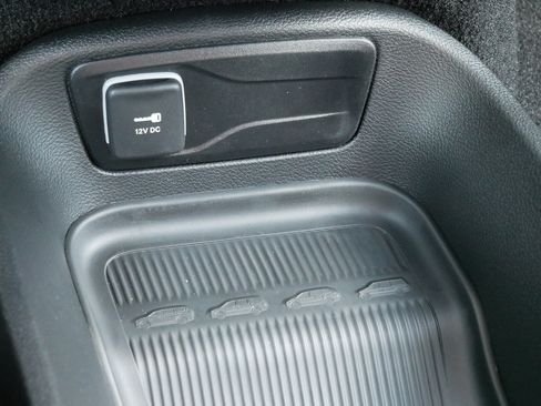 New 2027 Chrysler Pacifica Select w/ Family Tech Group AWD/4WD image 17