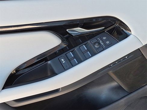 Certified 2026 Land Rover Range Rover Evoque S image 10