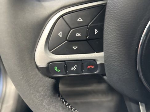 Used 2021 Jeep Renegade Latitude image 39