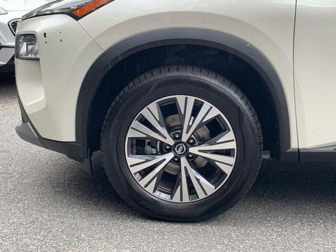 Used 2021 Nissan Rogue SV image 12