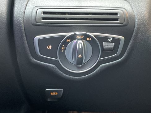 Certified 2022 Mercedes-Benz GLC 300 4MATIC w/ Driver Assistance Package image 24