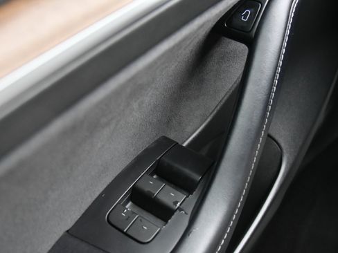 Used 2023 Tesla Model 3 Standard Range image 32