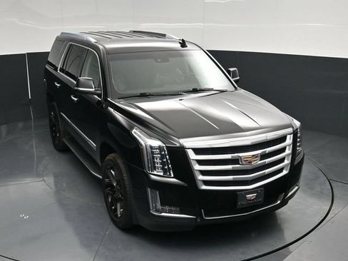 Used 2019 Cadillac Escalade Luxury AWD/4WD image 56