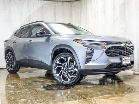 New 2026 Chevrolet Trax RS w/ Driver Confidence Package image 2