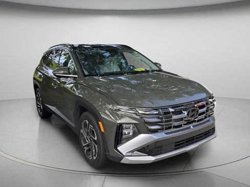Used 2025 Hyundai Tucson Limited FWD image 4