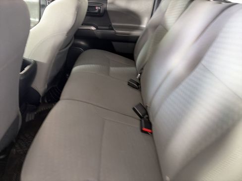 Used 2022 Toyota Tacoma SR5 RWD image 21