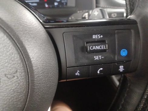 Used 2023 Nissan Rogue Platinum w/ Platinum Premium Package FWD image 22