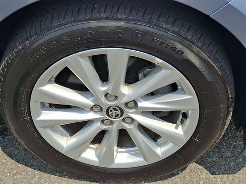 Used 2025 Toyota Corolla LE FWD image 9