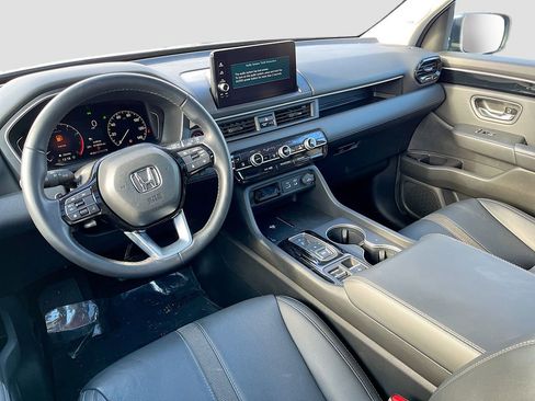 Used 2025 Honda Pilot Touring image 24