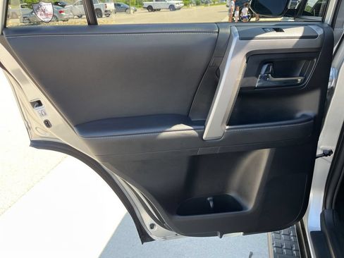 Used 2022 Toyota 4Runner SR5 Premium RWD image 15