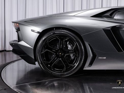 Used 2012 Lamborghini Aventador LP 700-4 image 28