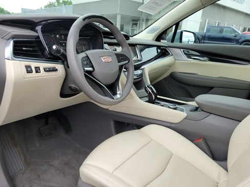 Used 2024 Cadillac XT6 Premium Luxury w/ Technology Package AWD/4WD image 21