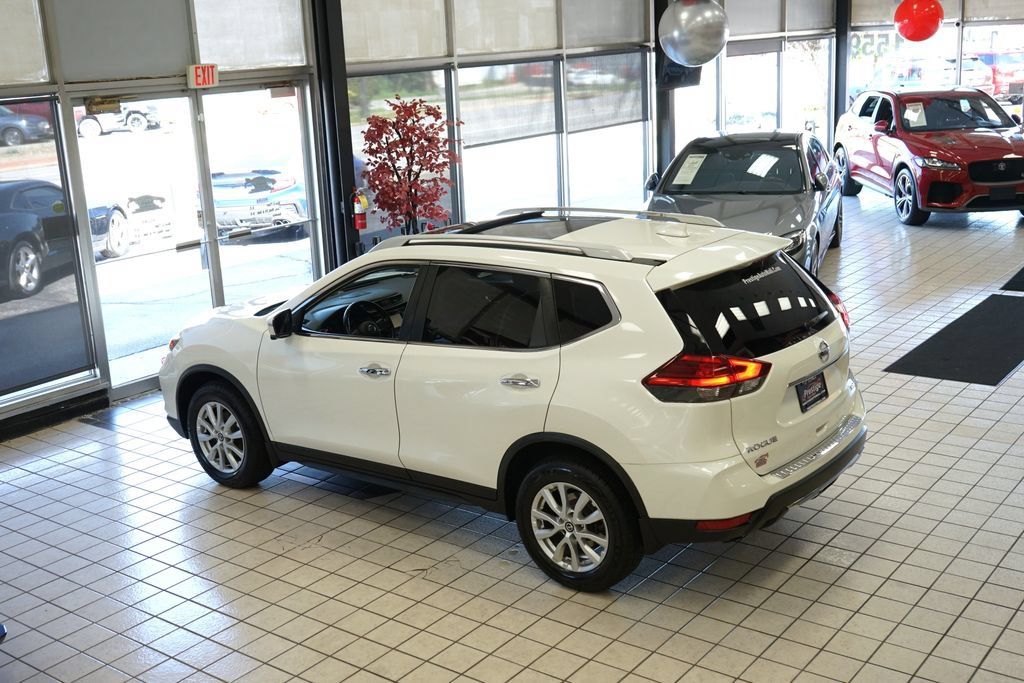 Used 2017 Nissan Rogue SV AWD/4WD image 54