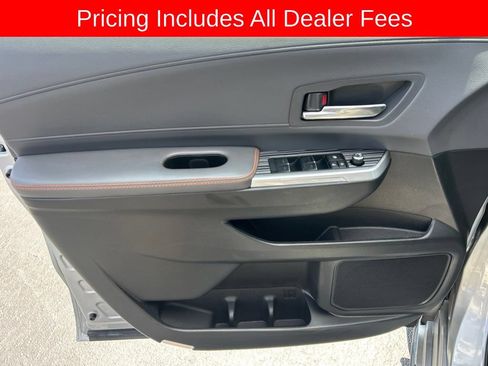 Used 2024 Toyota Sienna XSE w/ XSE Plus Package FWD image 3