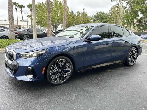 Certified 2025 BMW 530i xDrive w/ M Sport Package image 7